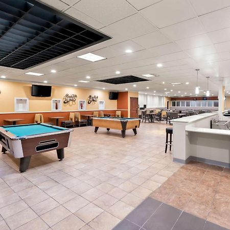 Clarion Inn & Suites And Convention Center Kearney Eksteriør billede