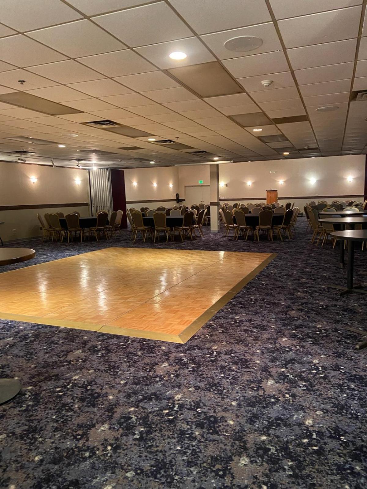 Clarion Inn & Suites And Convention Center Kearney Eksteriør billede