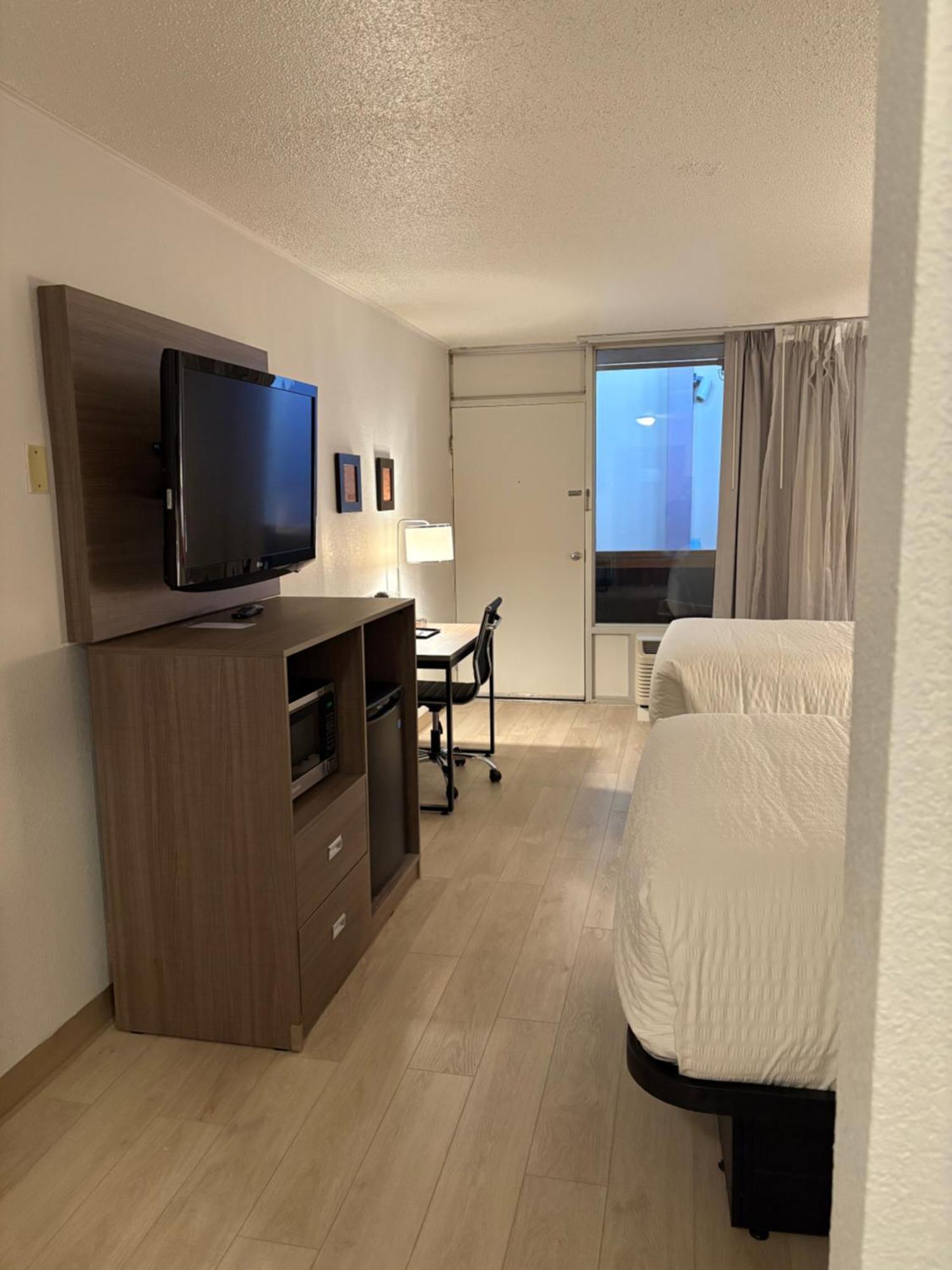 Clarion Inn & Suites And Convention Center Kearney Eksteriør billede