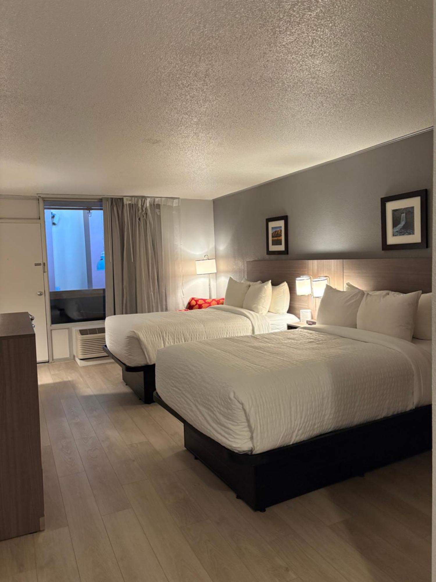 Clarion Inn & Suites And Convention Center Kearney Eksteriør billede