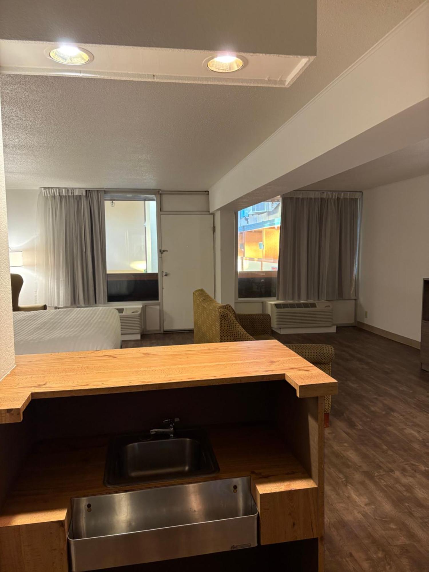 Clarion Inn & Suites And Convention Center Kearney Eksteriør billede