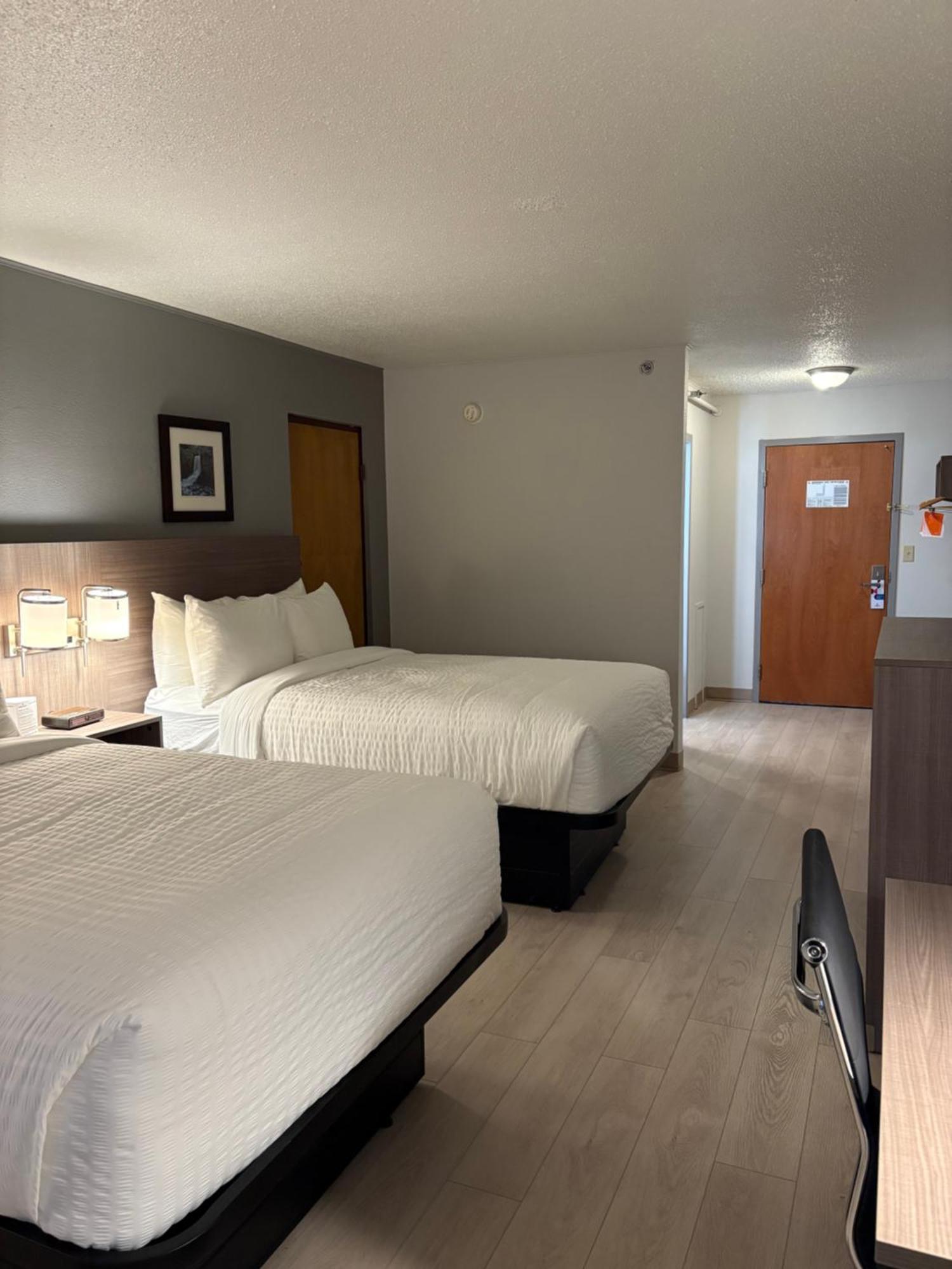 Clarion Inn & Suites And Convention Center Kearney Eksteriør billede