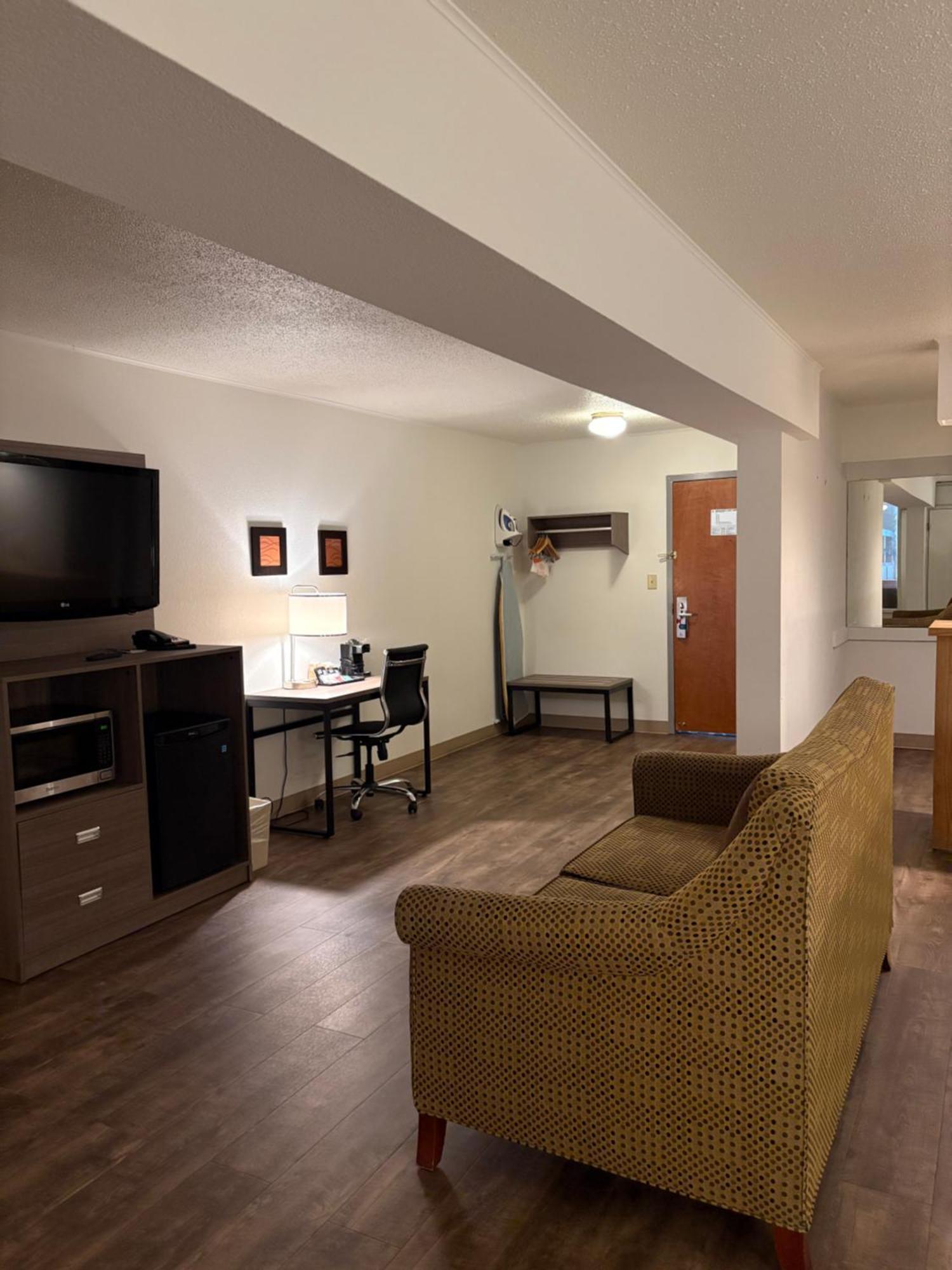 Clarion Inn & Suites And Convention Center Kearney Eksteriør billede
