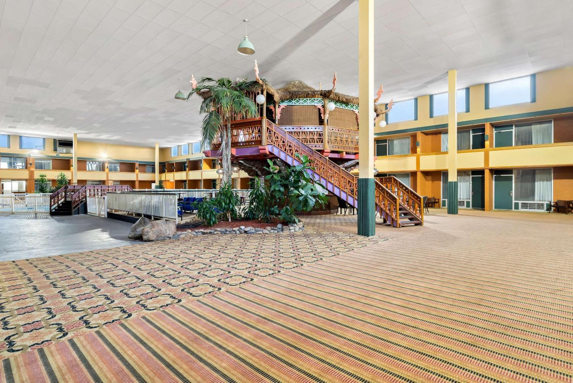 Clarion Inn & Suites And Convention Center Kearney Eksteriør billede