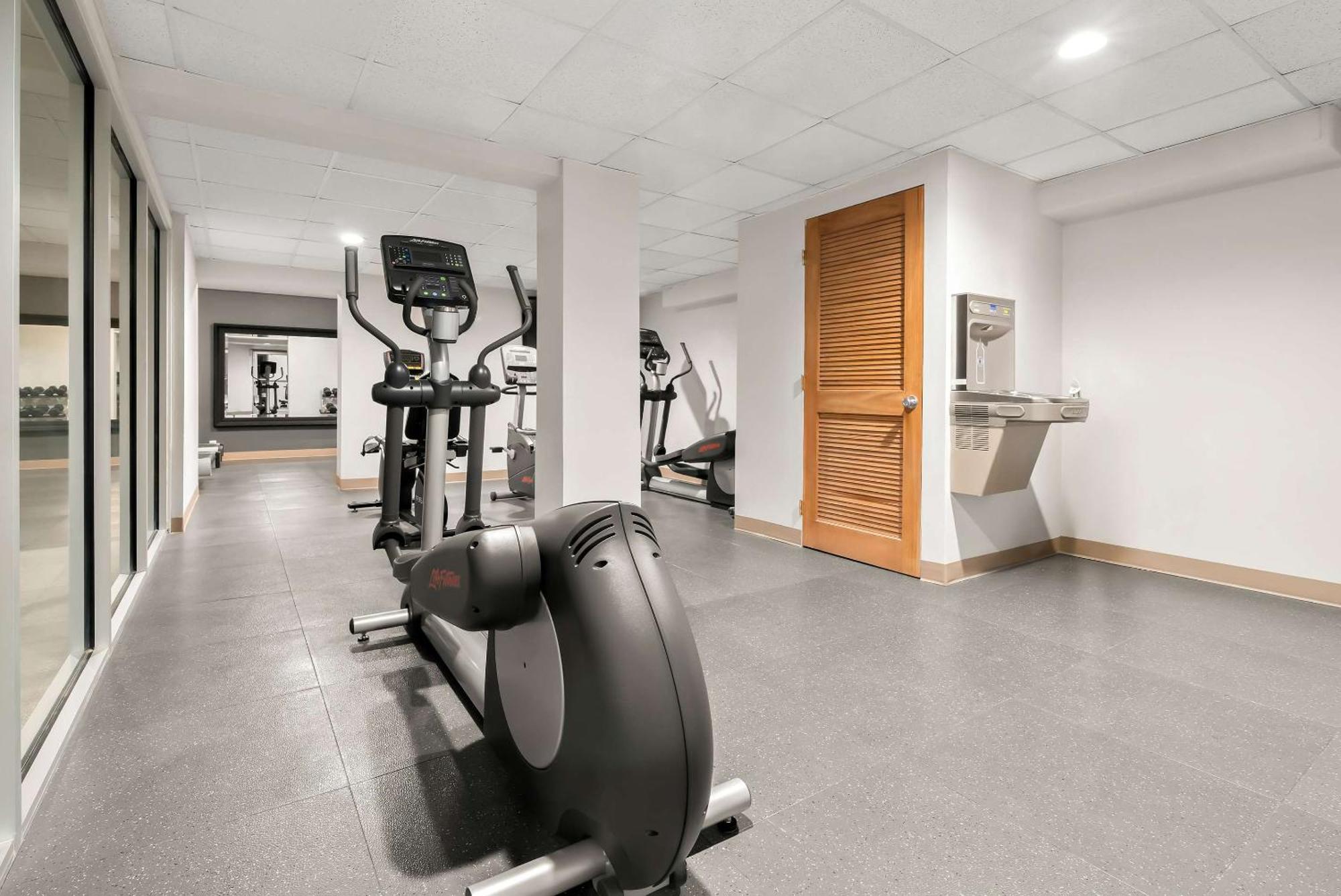 Clarion Inn & Suites And Convention Center Kearney Eksteriør billede