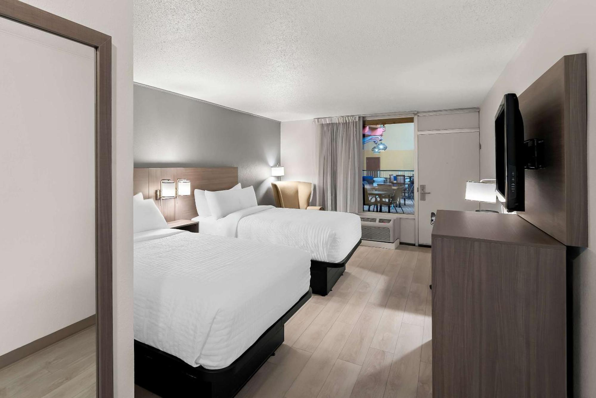 Clarion Inn & Suites And Convention Center Kearney Eksteriør billede