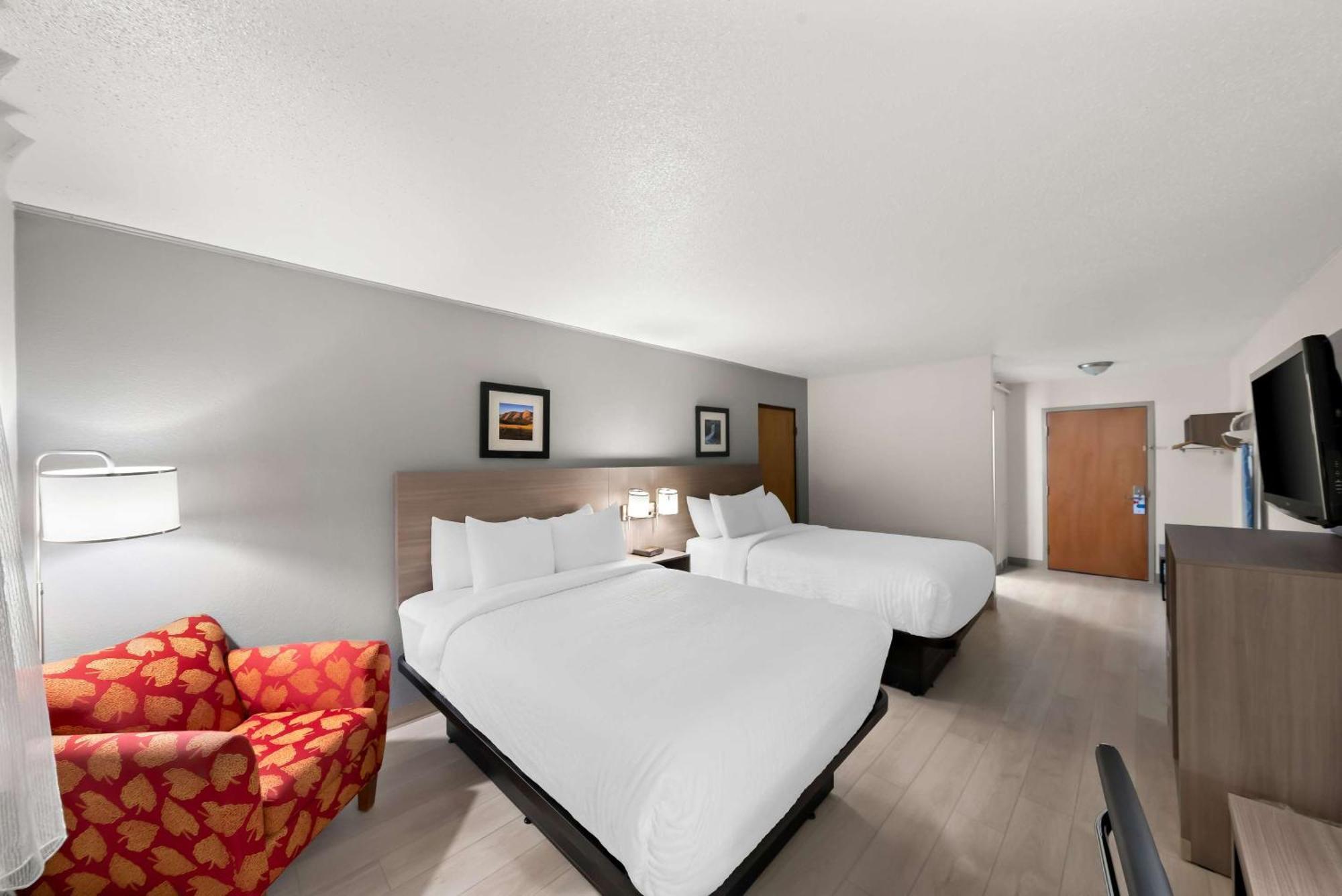 Clarion Inn & Suites And Convention Center Kearney Eksteriør billede