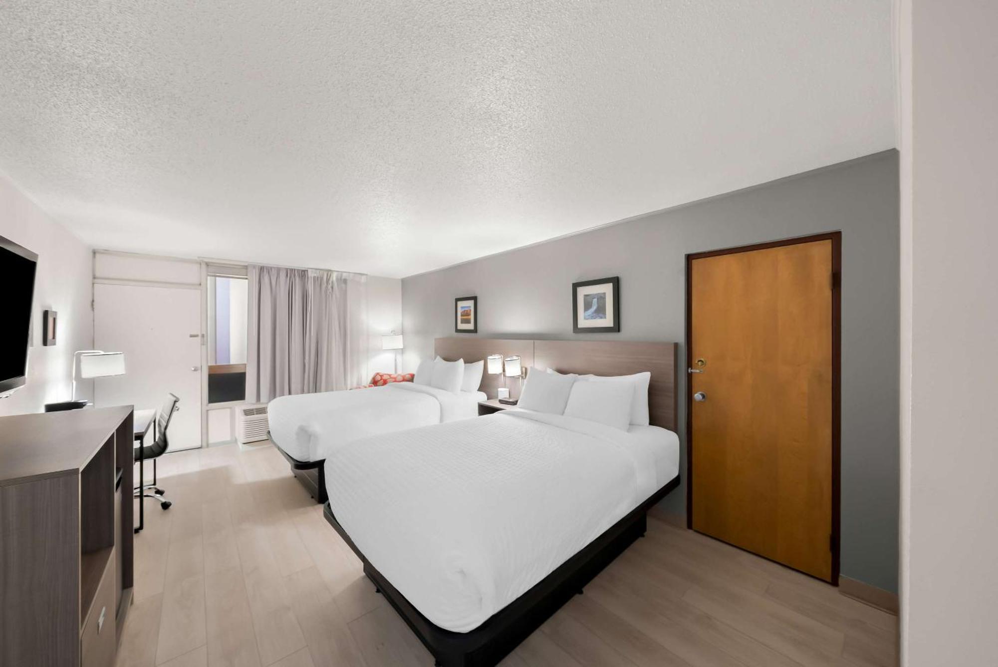 Clarion Inn & Suites And Convention Center Kearney Eksteriør billede