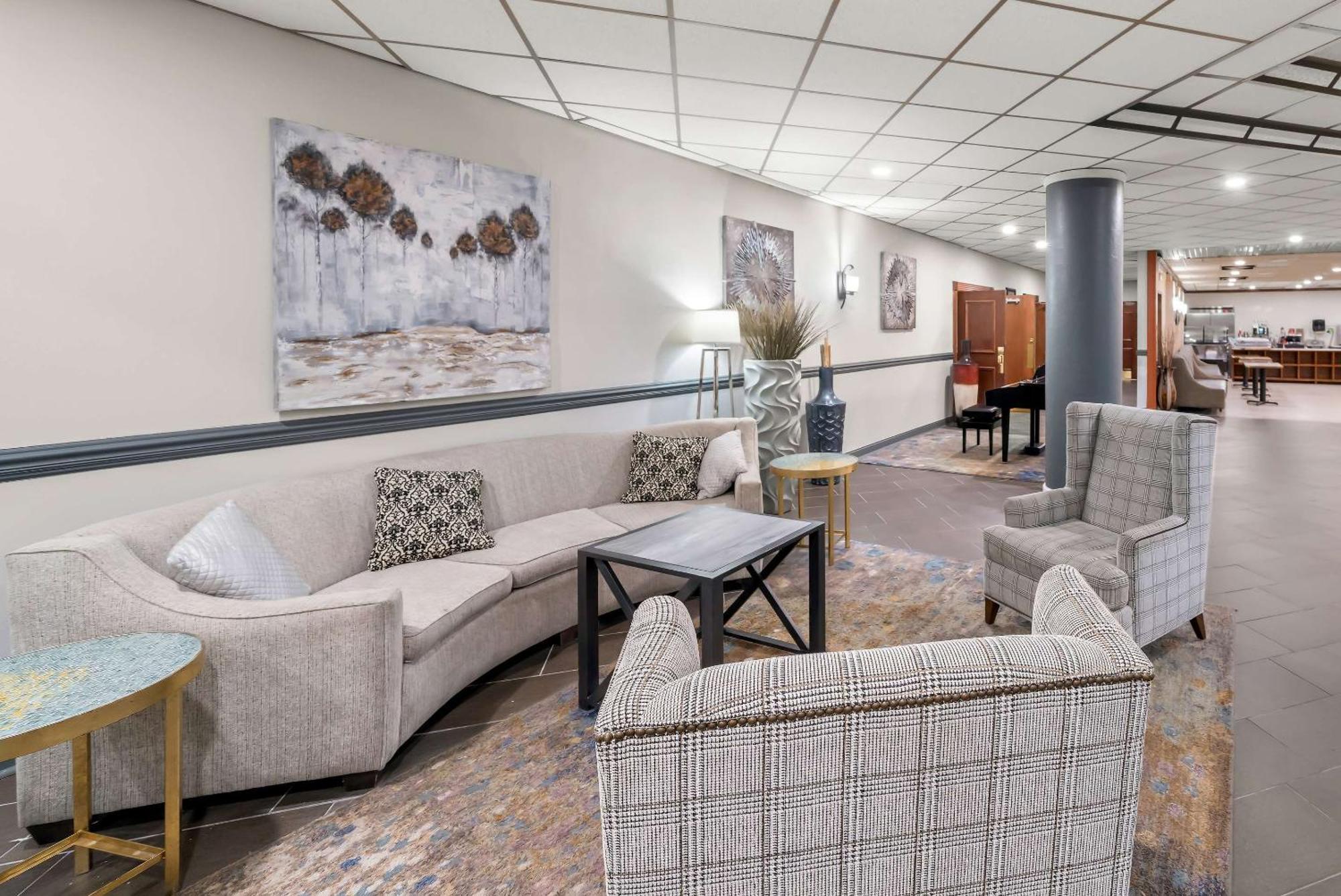 Clarion Inn & Suites And Convention Center Kearney Eksteriør billede